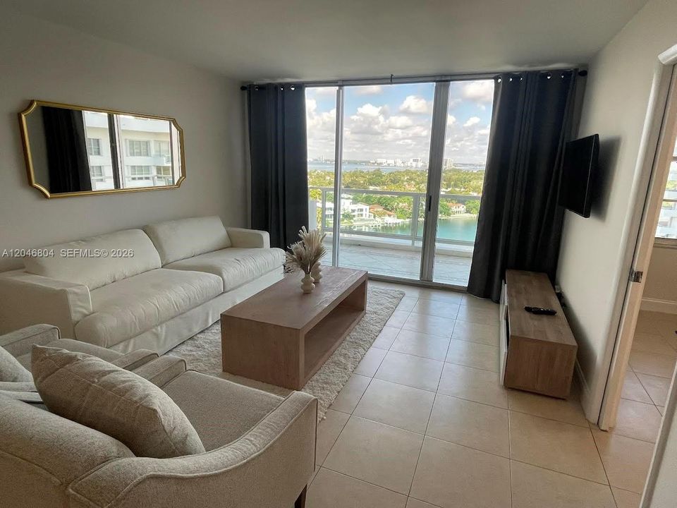 For Rent: $4,000 (2 beds, 2 baths, 1030 Square Feet)