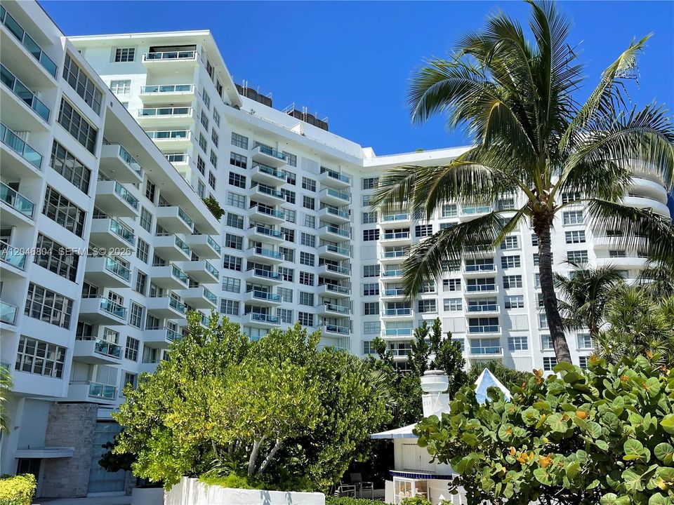For Rent: $4,000 (2 beds, 2 baths, 1030 Square Feet)