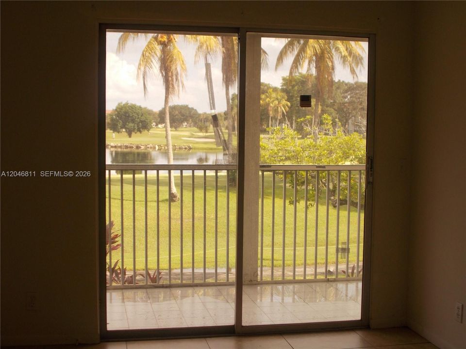 For Rent: $1,690 (2 beds, 1 baths, 953 Square Feet)