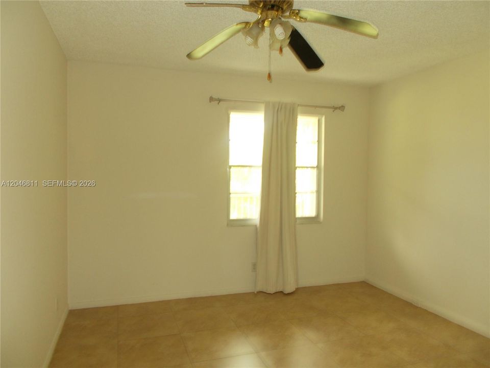For Rent: $1,690 (2 beds, 1 baths, 953 Square Feet)