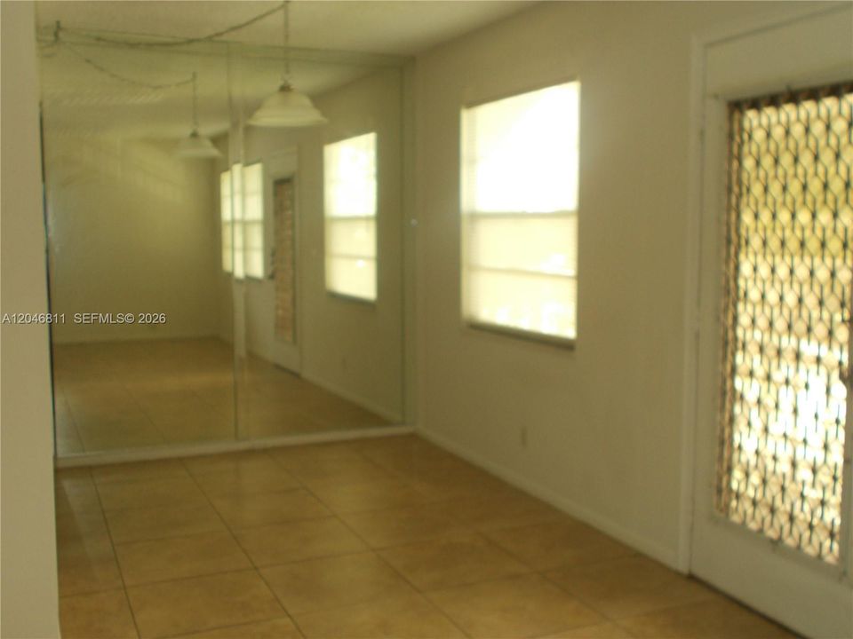 For Rent: $1,690 (2 beds, 1 baths, 953 Square Feet)