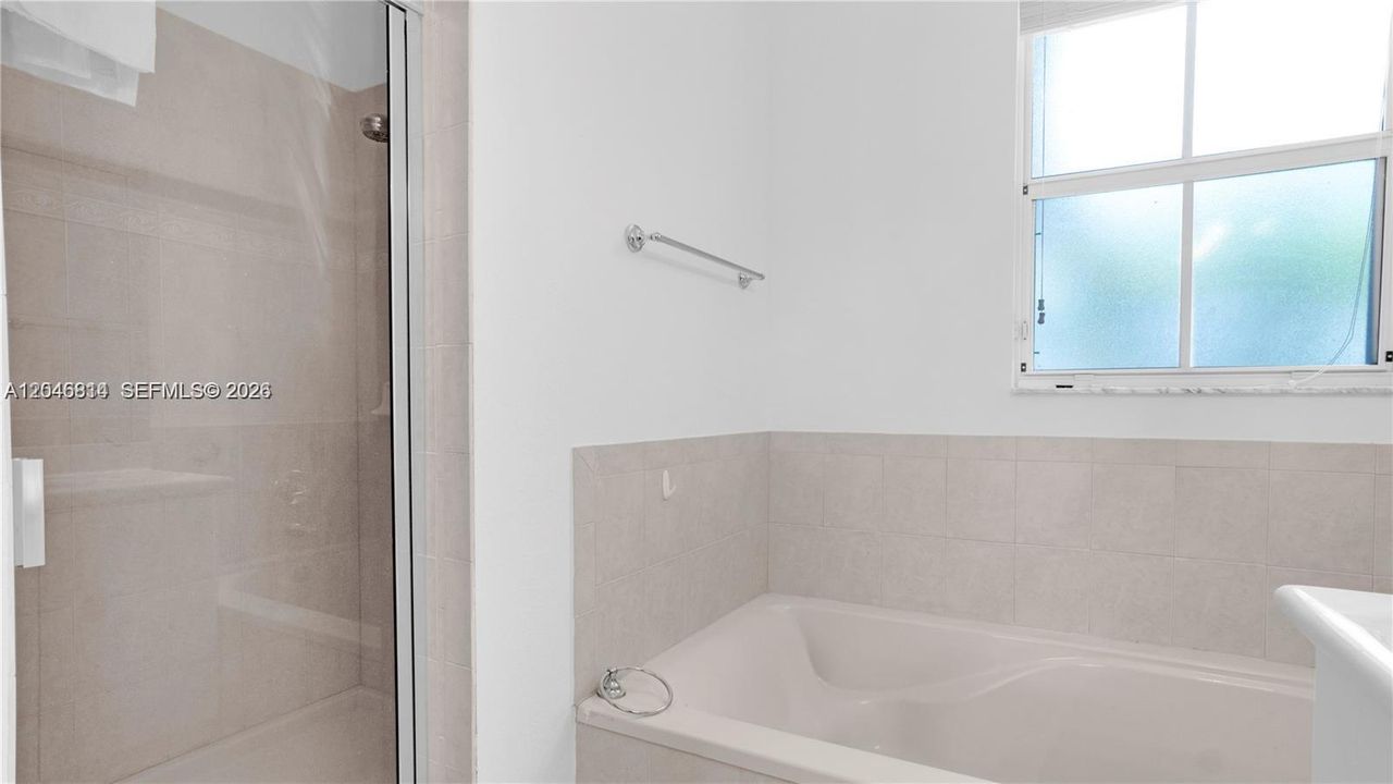 В аренду: $4,800 (4 спален, 3 ванн, 2249 Квадратных фут)