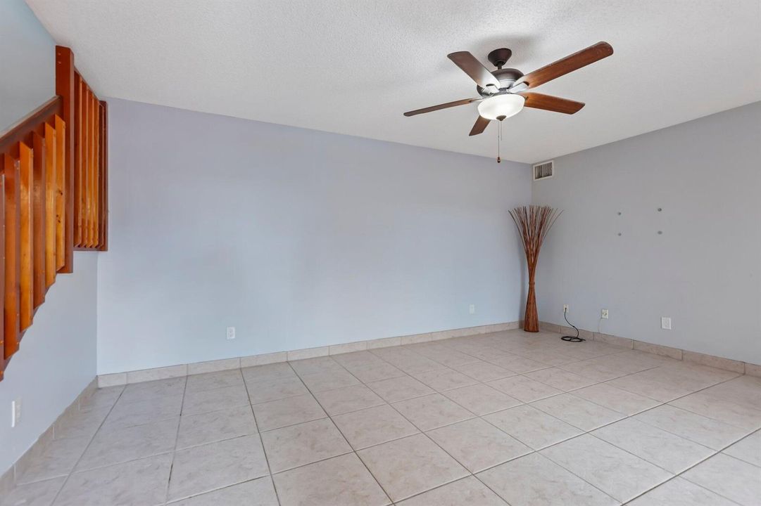 14-web-or-mls-SW 118th Ter-S0107-014