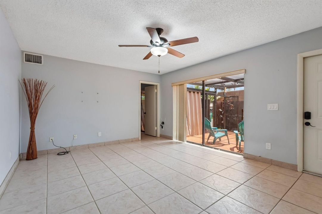 16-web-or-mls-SW 118th Ter-S0107-016