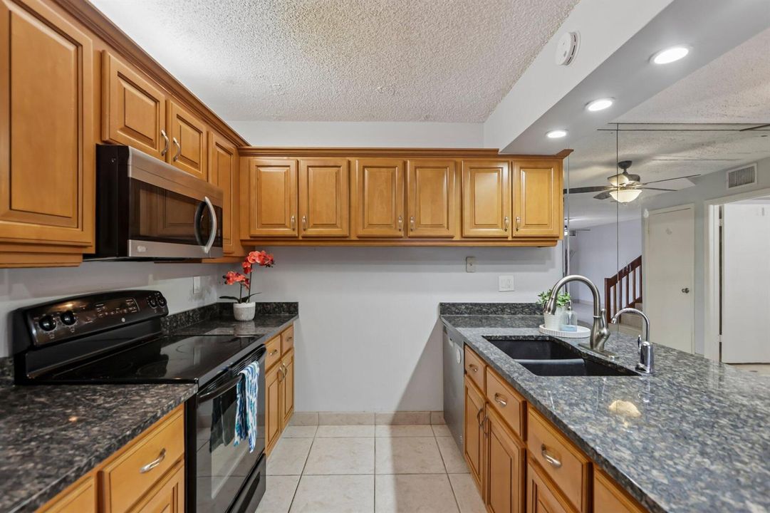 20-web-or-mls-SW 118th Ter-S0107-020