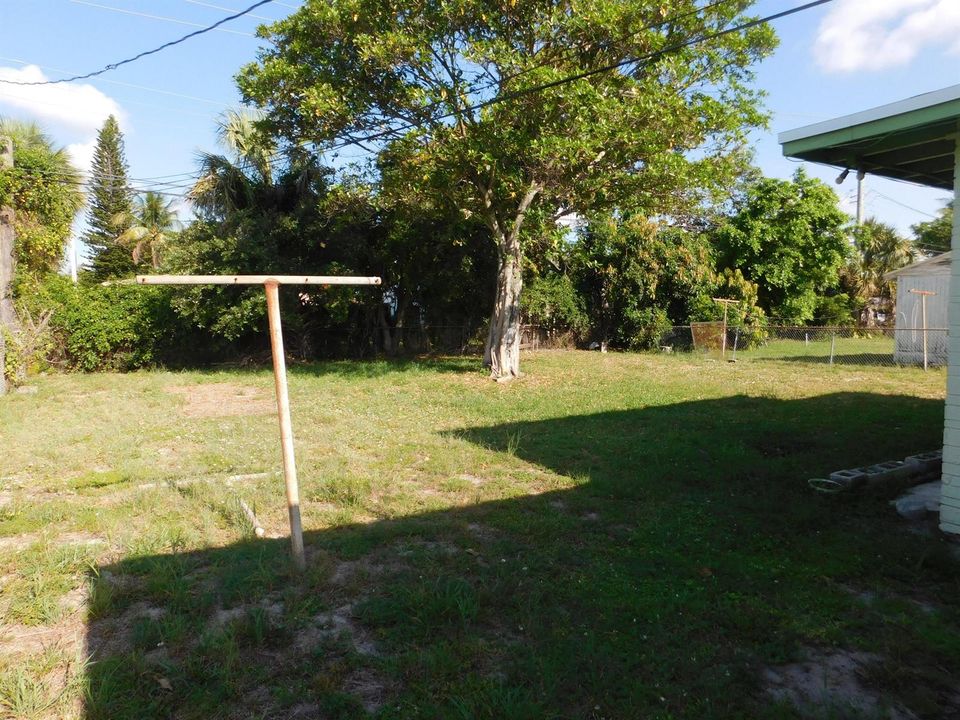 435 NW 40th AVE FORT LAUD. - BACKYARD1