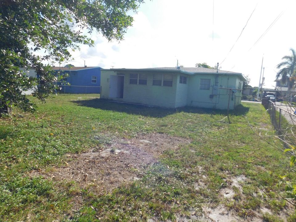 435 NW 40th AVE FORT LAUD. - BACKYARD2
