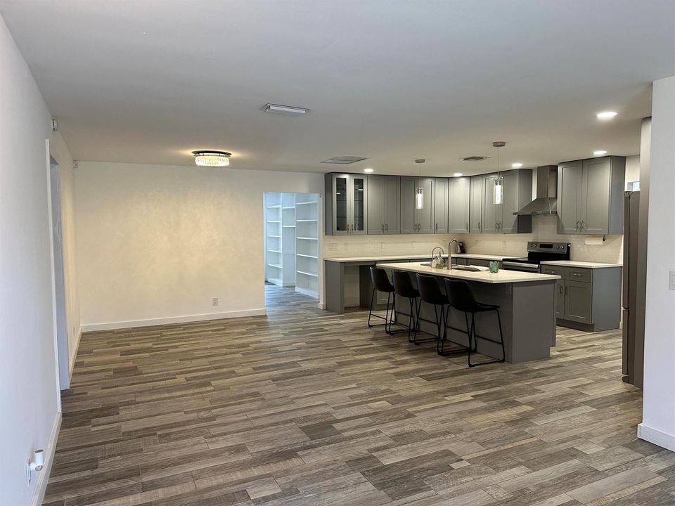 Main Living & Kitchen