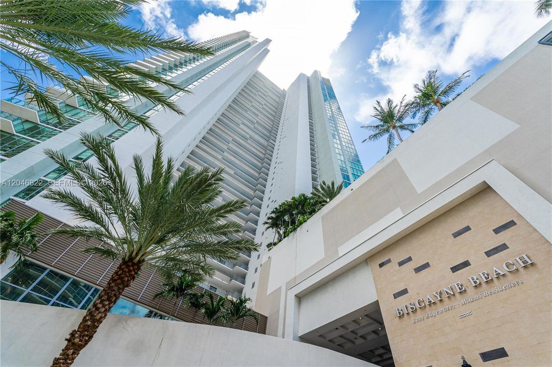 Biscayne Beach condominium entrance at 2900 NE 7th Ave, Edgewater Miami