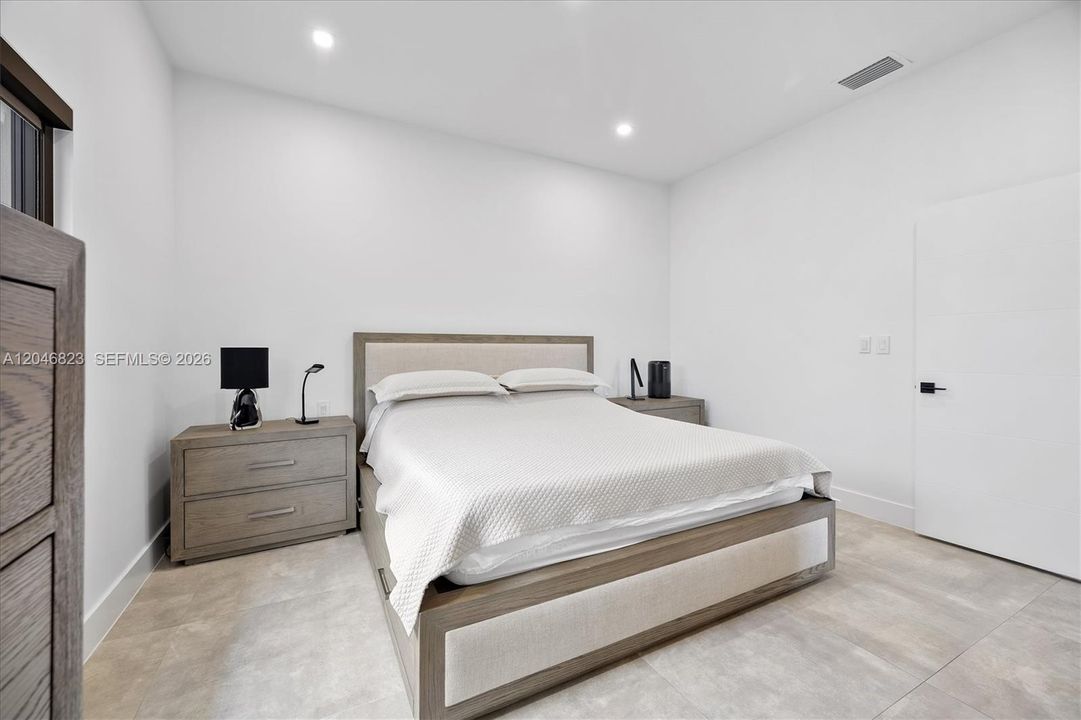 For Sale: $1,190,000 (4 beds, 3 baths, 1833 Square Feet)