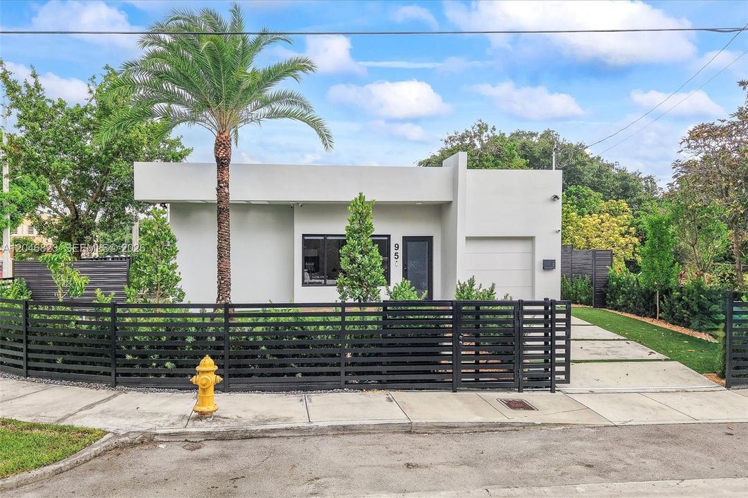 For Sale: $1,190,000 (4 beds, 3 baths, 1833 Square Feet)