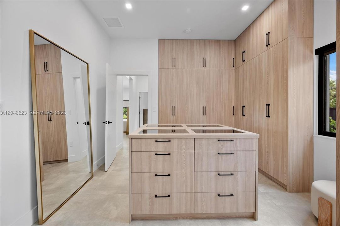 For Sale: $1,190,000 (4 beds, 3 baths, 1833 Square Feet)
