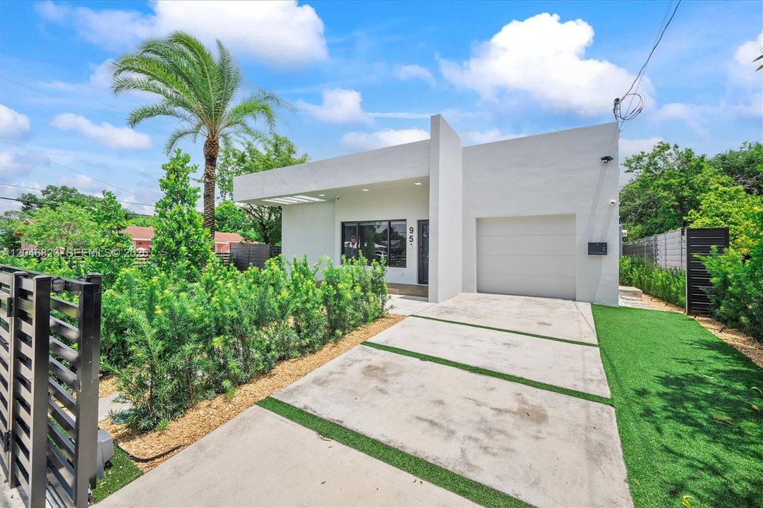 For Sale: $1,190,000 (4 beds, 3 baths, 1833 Square Feet)