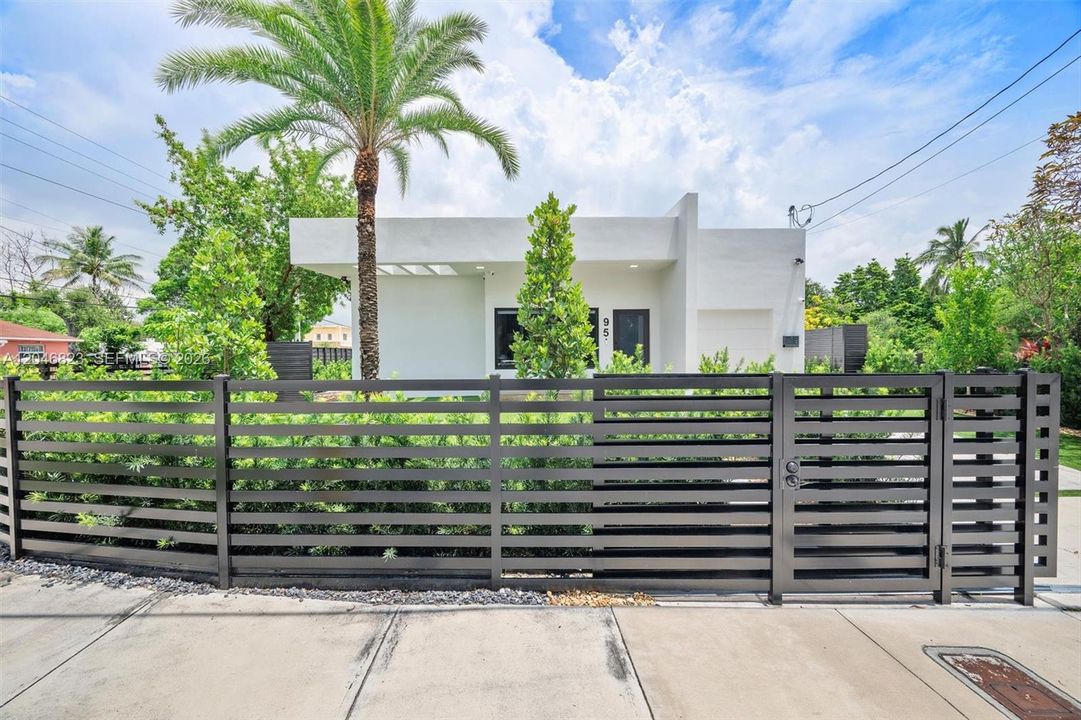 For Sale: $1,190,000 (4 beds, 3 baths, 1833 Square Feet)