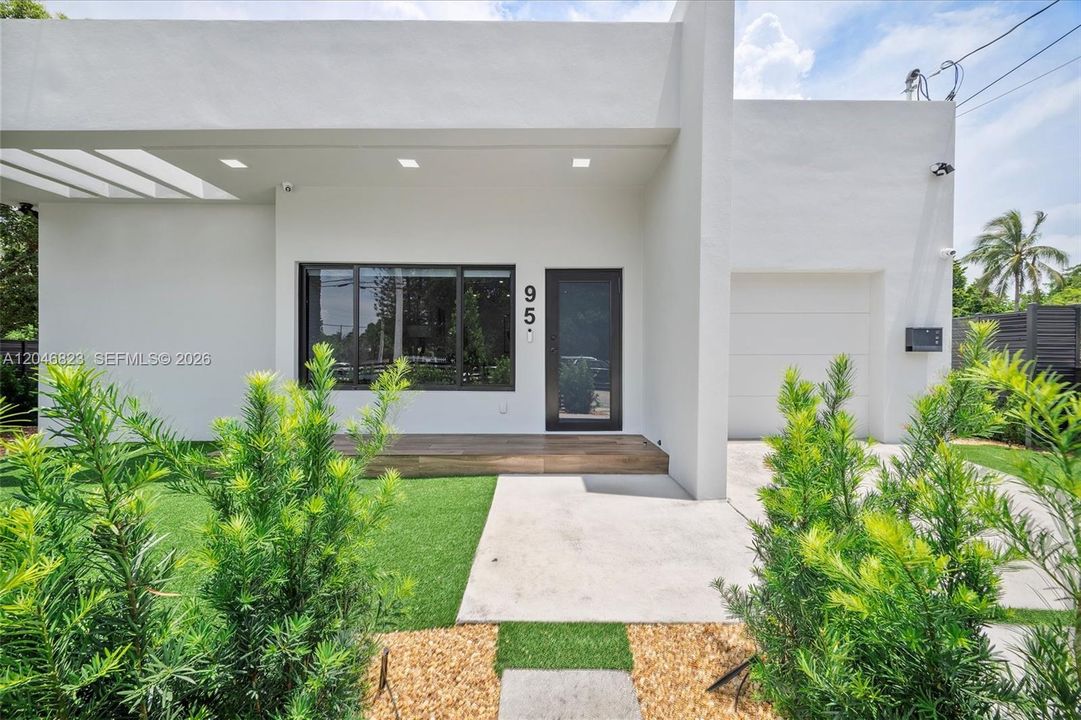 For Sale: $1,190,000 (4 beds, 3 baths, 1833 Square Feet)