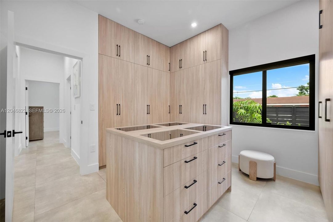 For Sale: $1,190,000 (4 beds, 3 baths, 1833 Square Feet)