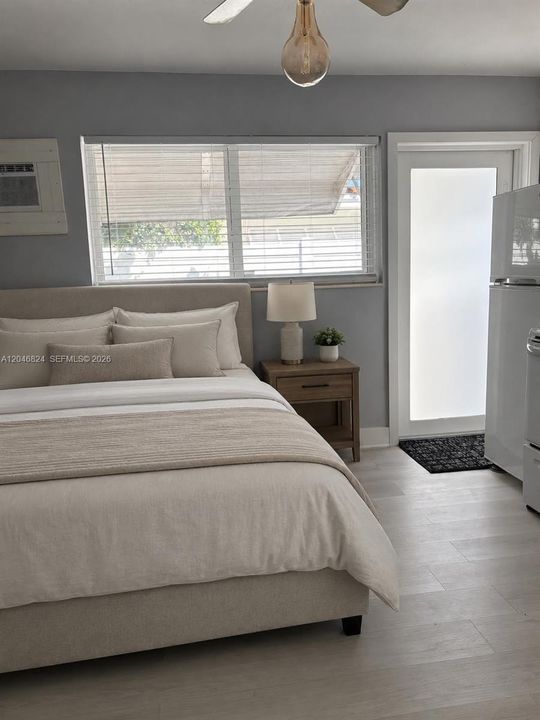 For Rent: $1,500 (1 beds, 1 baths, 300 Square Feet)