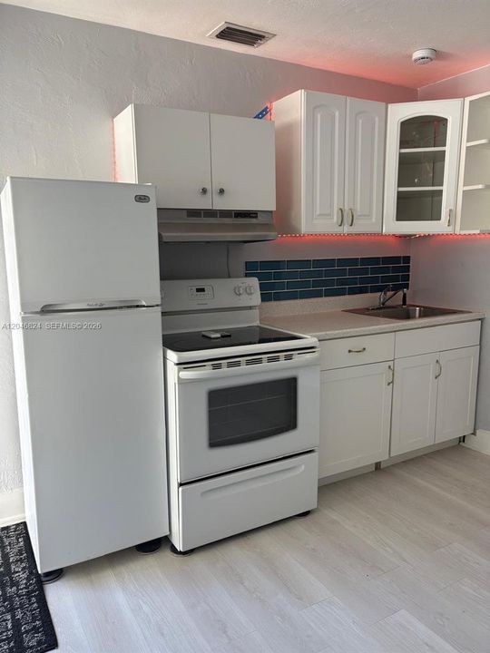 For Rent: $1,500 (1 beds, 1 baths, 300 Square Feet)