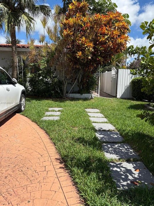 For Rent: $1,500 (1 beds, 1 baths, 300 Square Feet)