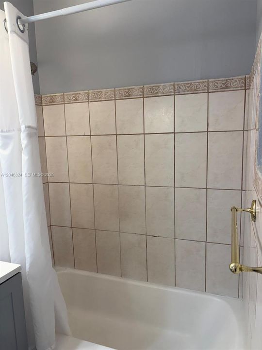 For Rent: $1,500 (1 beds, 1 baths, 300 Square Feet)