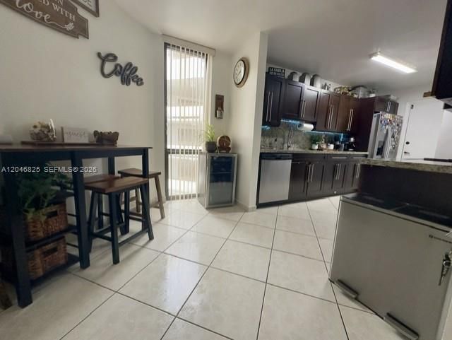 For Rent: $2,400 (2 beds, 2 baths, 1296 Square Feet)