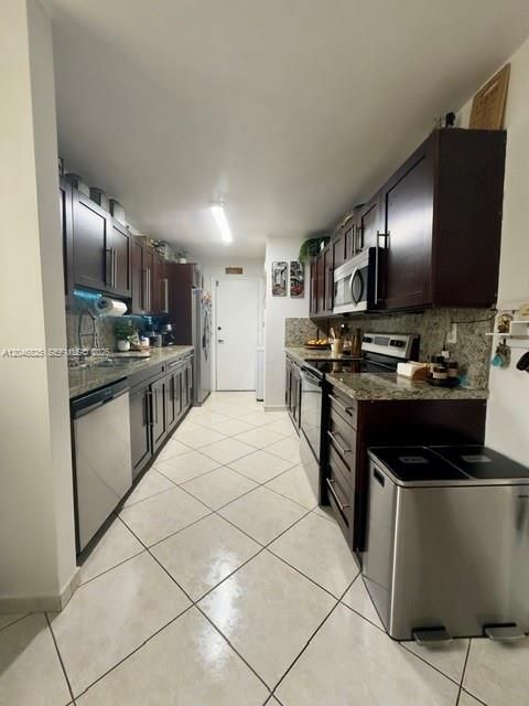For Rent: $2,400 (2 beds, 2 baths, 1296 Square Feet)