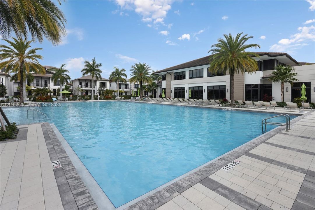 For Sale: $560,000 (3 beds, 2 baths, 1129 Square Feet)