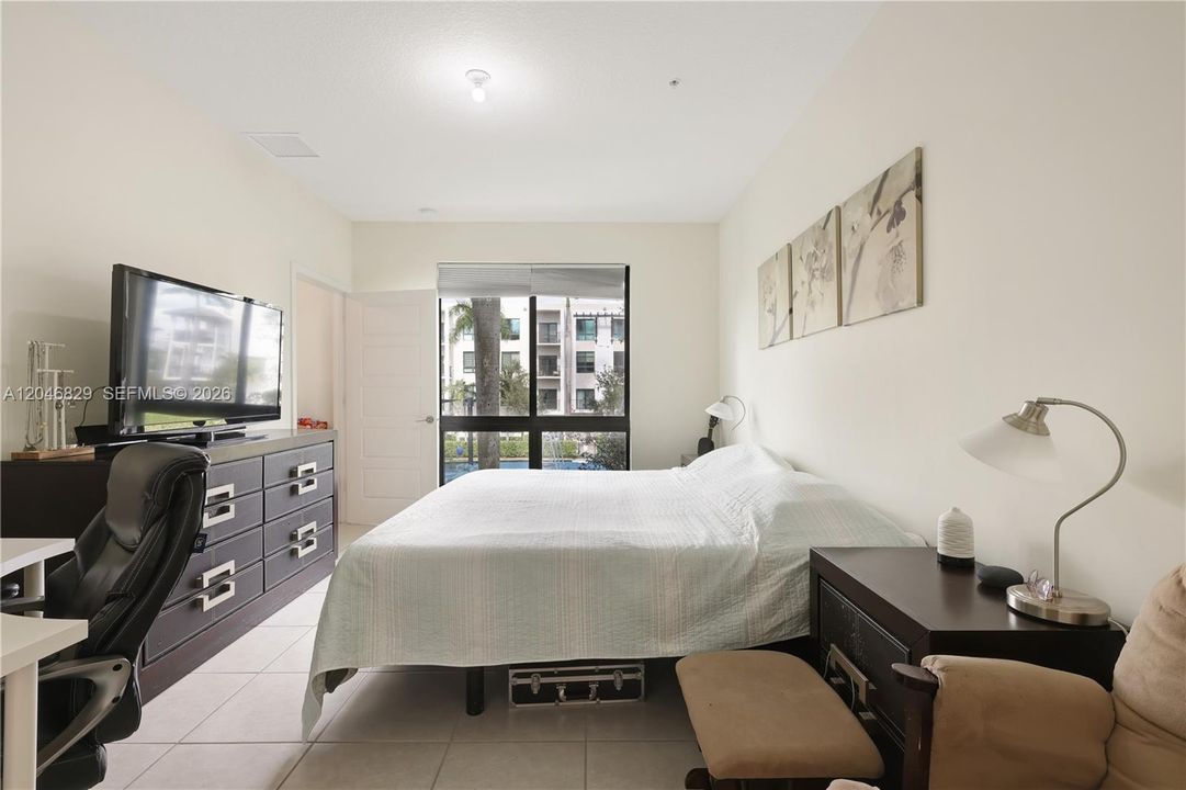 For Sale: $560,000 (3 beds, 2 baths, 1129 Square Feet)