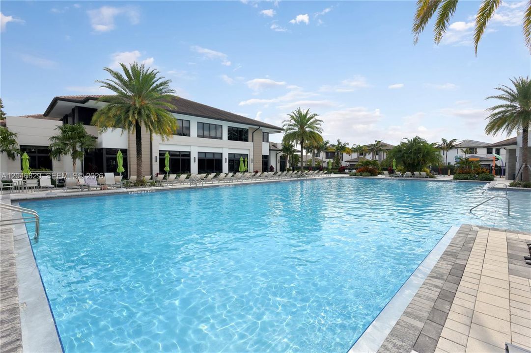 For Sale: $560,000 (3 beds, 2 baths, 1129 Square Feet)