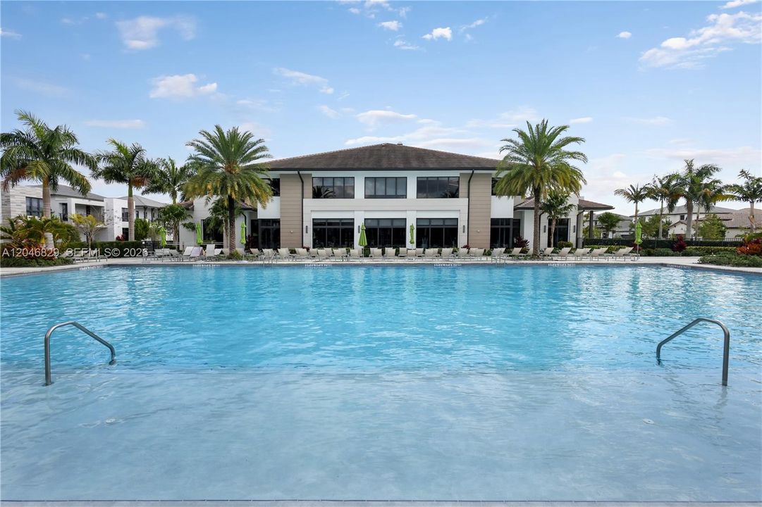 For Sale: $560,000 (3 beds, 2 baths, 1129 Square Feet)