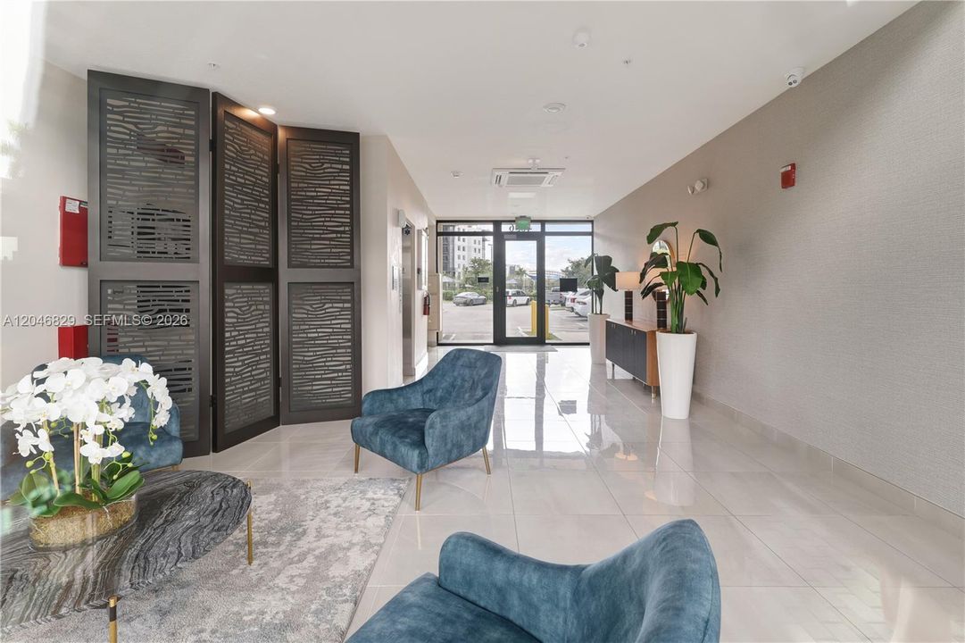 For Sale: $560,000 (3 beds, 2 baths, 1129 Square Feet)