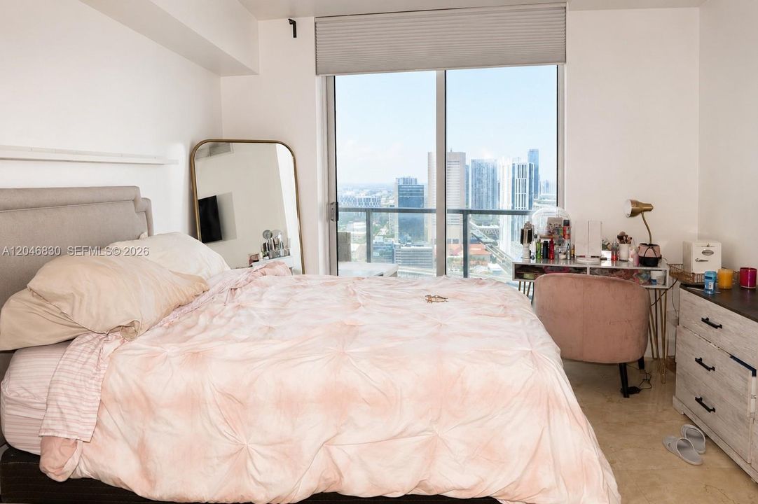 В аренду: $3,700 (2 спален, 2 ванн, 1179 Квадратных фут)