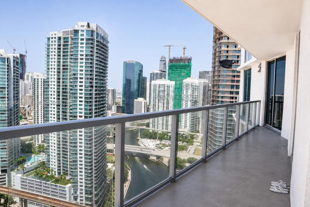 В аренду: $3,700 (2 спален, 2 ванн, 1179 Квадратных фут)