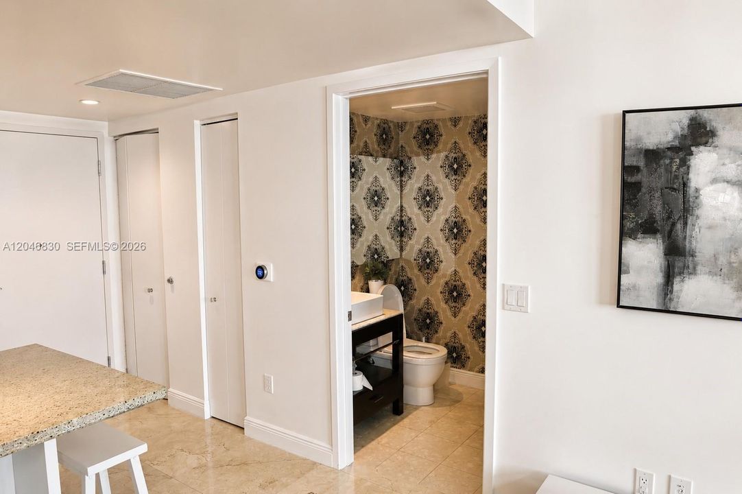 В аренду: $3,700 (2 спален, 2 ванн, 1179 Квадратных фут)