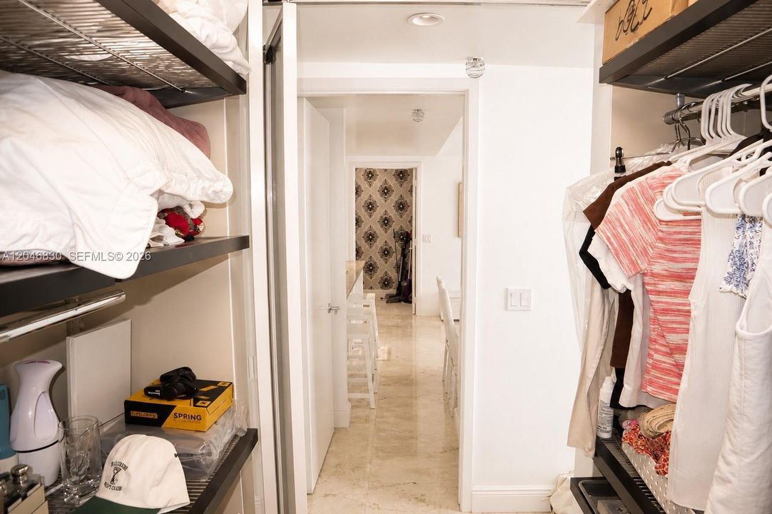 В аренду: $3,700 (2 спален, 2 ванн, 1179 Квадратных фут)