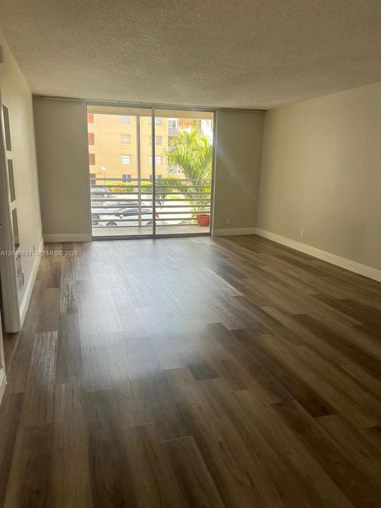 В аренду: $1,750 (1 спален, 1 ванн, 940 Квадратных фут)