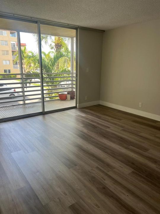 В аренду: $1,750 (1 спален, 1 ванн, 940 Квадратных фут)