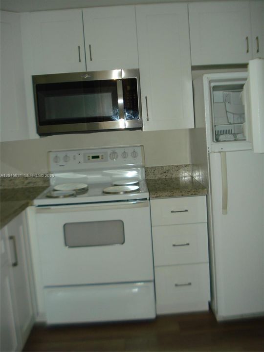 В аренду: $1,750 (1 спален, 1 ванн, 940 Квадратных фут)