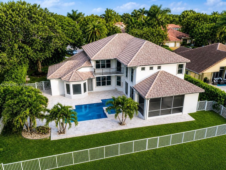 En Venta: $1,975,000 (5 camas, 4 baños, 4361 Pies cuadrados)