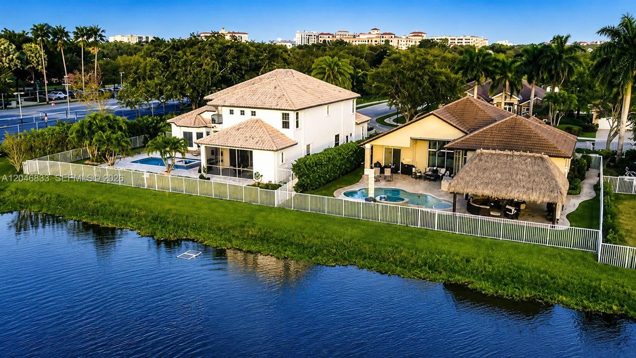 En Venta: $1,975,000 (5 camas, 4 baños, 4361 Pies cuadrados)