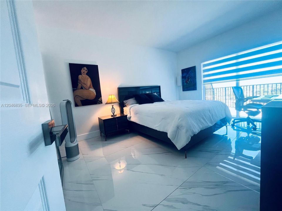 For Rent: $3,500 (2 beds, 2 baths, 899 Square Feet)