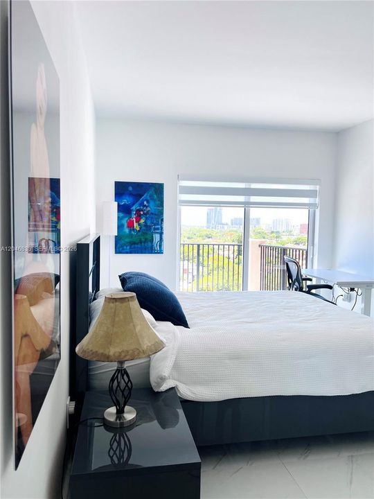 For Rent: $3,500 (2 beds, 2 baths, 899 Square Feet)