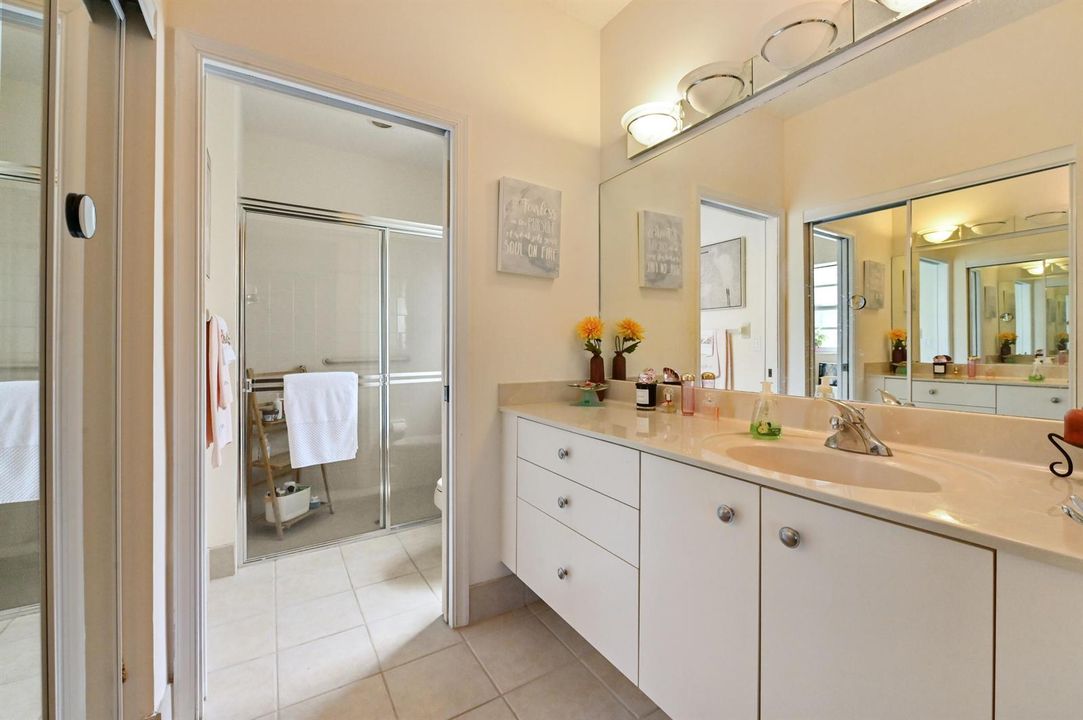 26 Bathroom 01