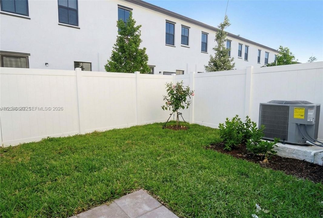 For Sale: $527,500 (3 beds, 2 baths, 1376 Square Feet)