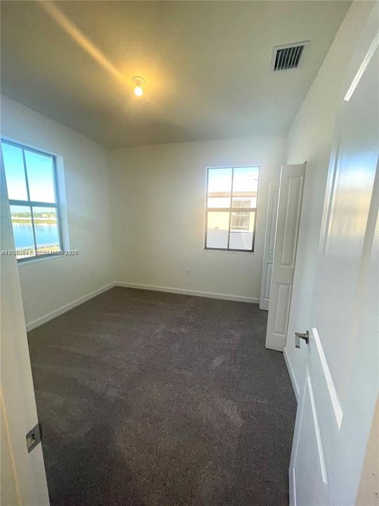 For Sale: $527,500 (3 beds, 2 baths, 1376 Square Feet)