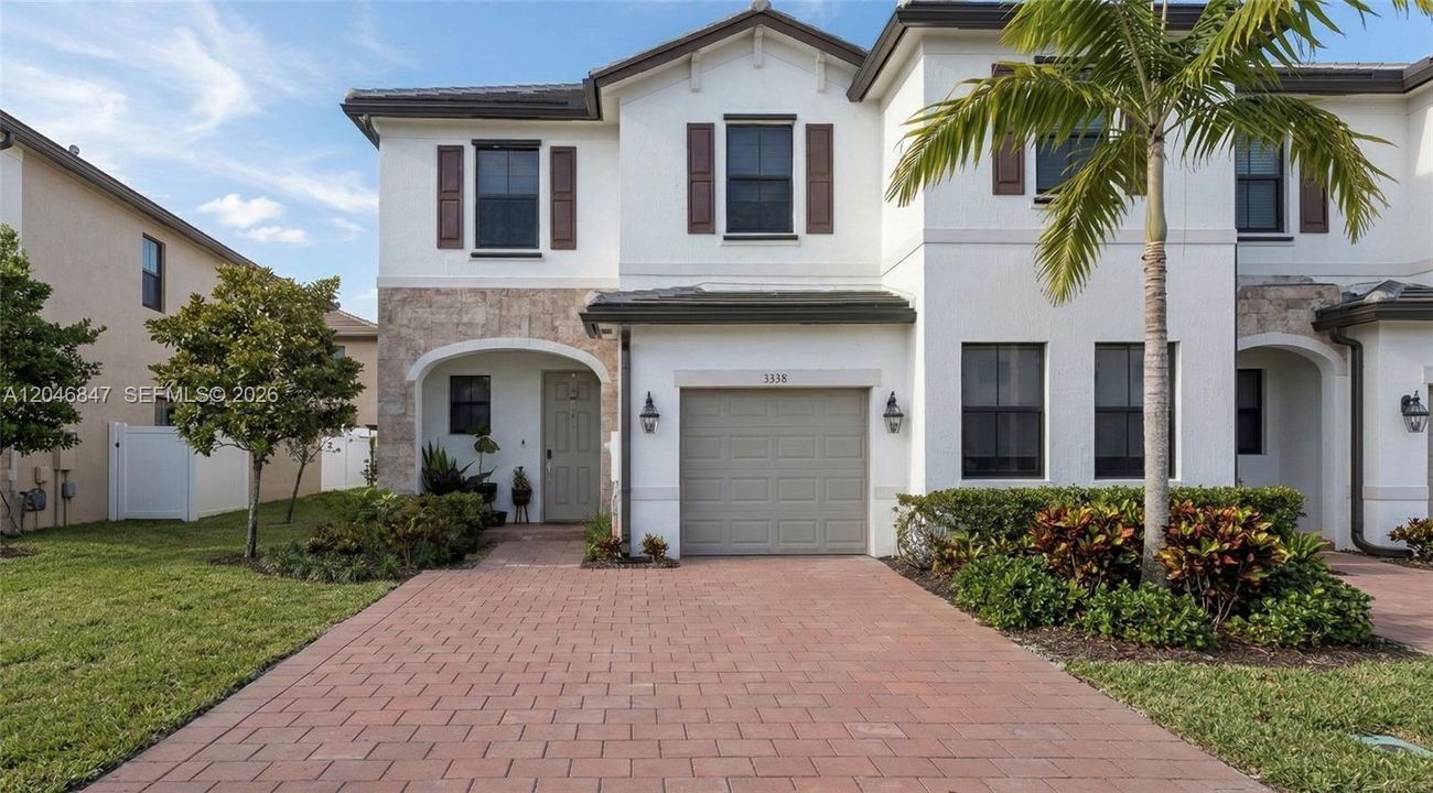 For Sale: $527,500 (3 beds, 2 baths, 1376 Square Feet)