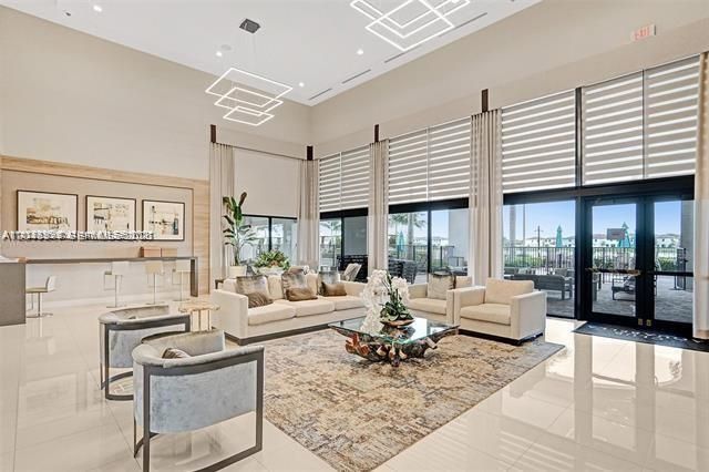 For Sale: $527,500 (3 beds, 2 baths, 1376 Square Feet)