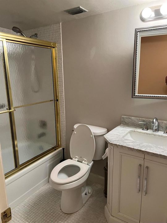 MAIN BATHROOM