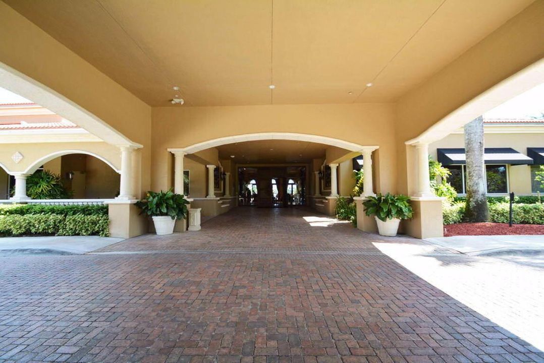 60-web-or-mls-37_valencia lakes (4)