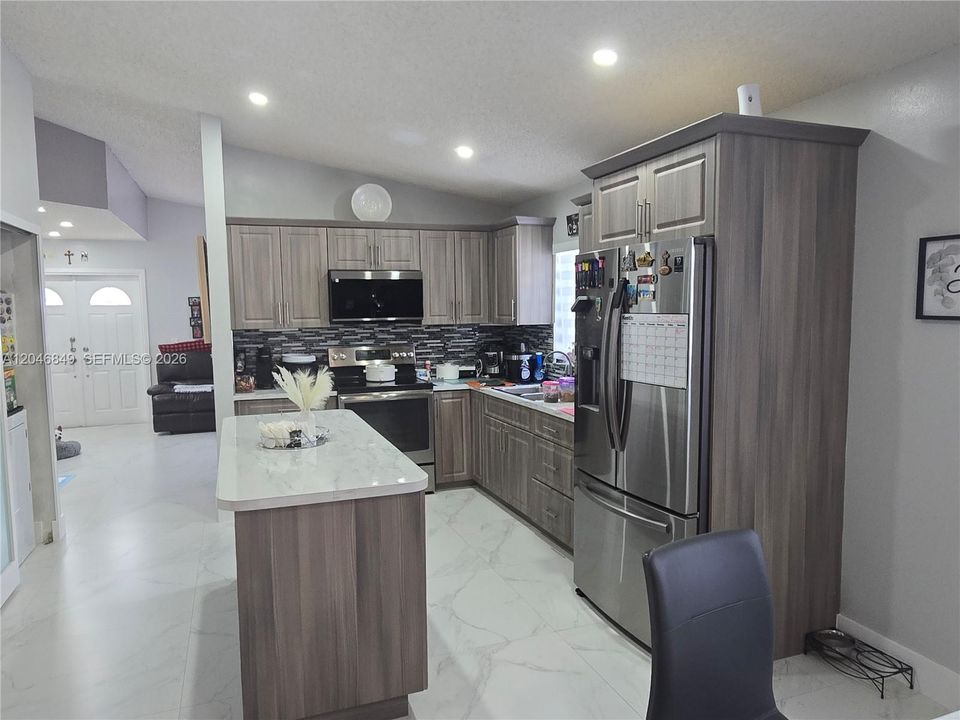 For Sale: $570,000 (3 beds, 2 baths, 1260 Square Feet)